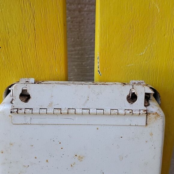 Vintage Metal Gaspro First Aid Kit Honolulu Hawaii Box - Picture 4 of 7